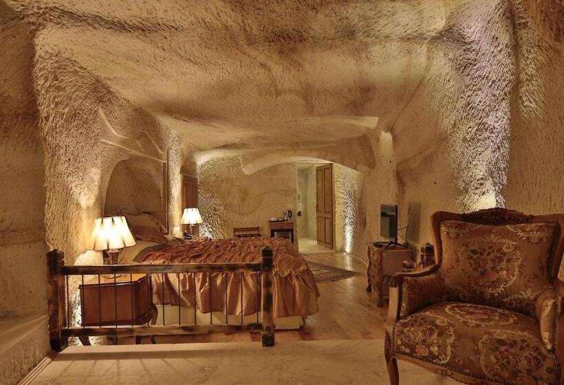 Camera Deluxe, Golden Cave Suites