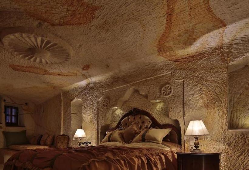 سوییت سوپریور, Golden Cave Suites