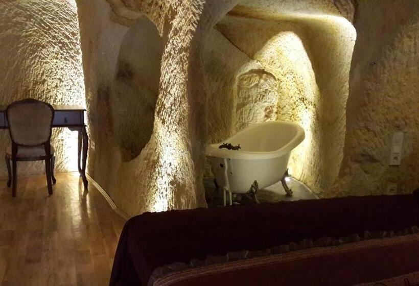 سوئیت رویال, Golden Cave Suites