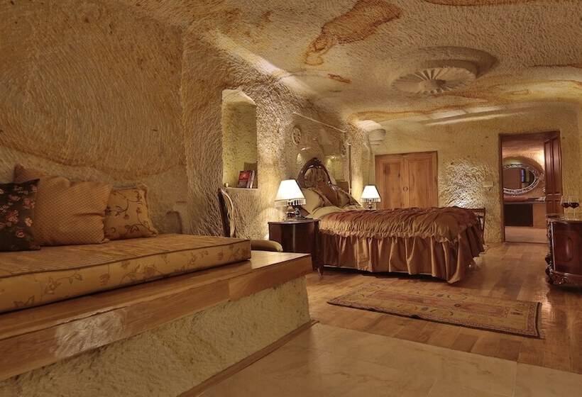Camera Deluxe, Golden Cave Suites