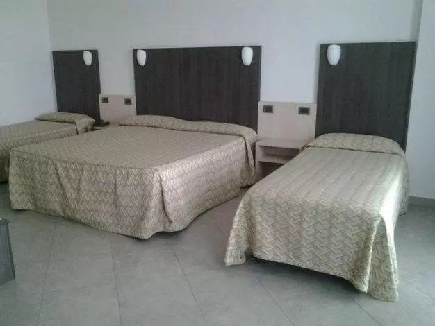 اتاق استاندارد سه نفره, Lux
