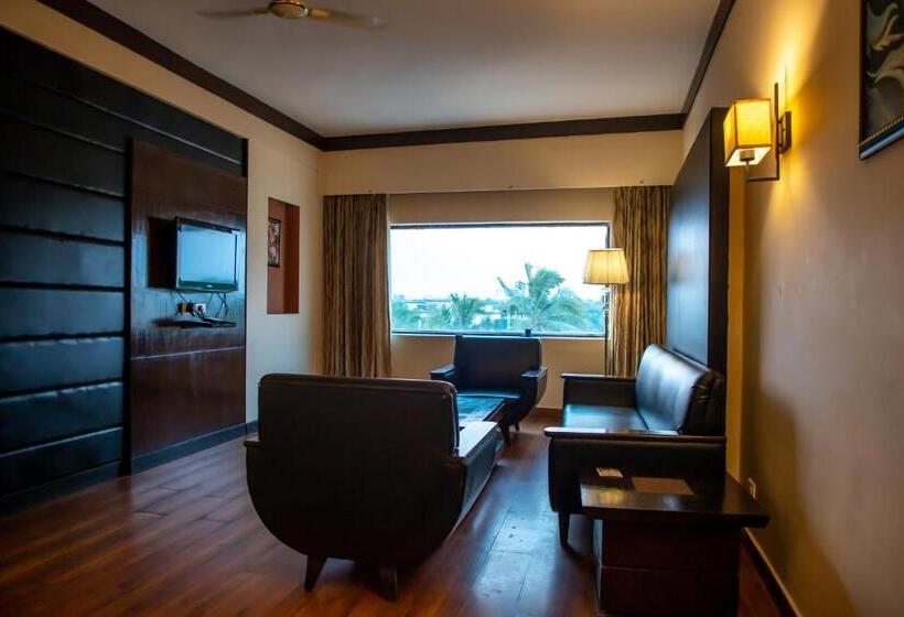 جناح, Pal Heights