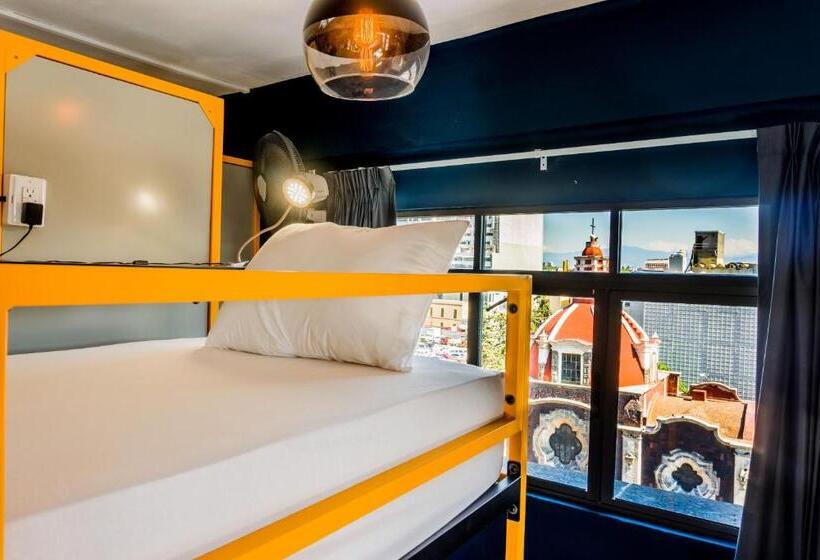 سرير فى غرفة مشتركه, Selina Mexico City Downtown