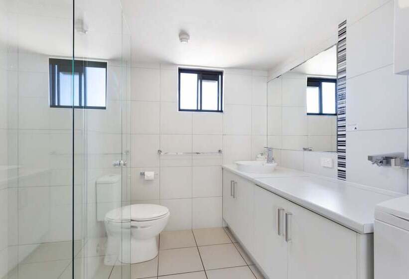 آپارتمان 2 خوابه با چشم‌انداز دریا, Langley Park Apartments