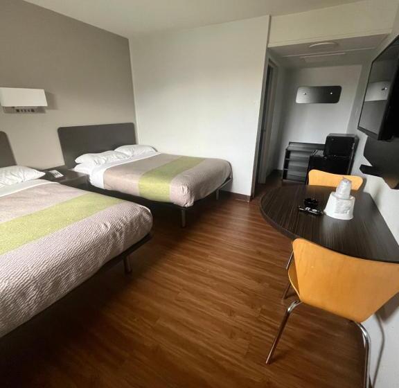 デラックスの4人部屋, Motel 6wichita, Ks Airport