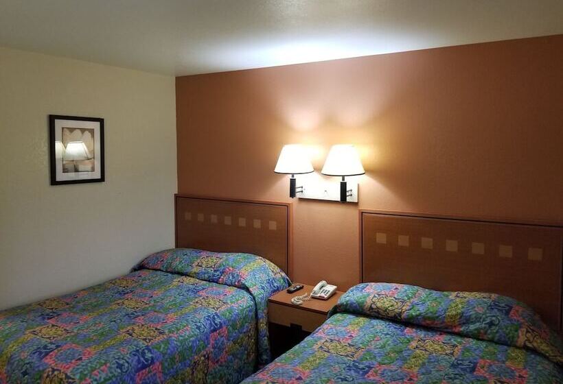 带2个双人床的标准工作室, Americas Best Inn Macon