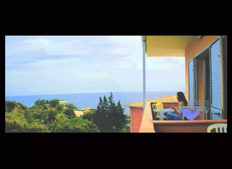 海の見えるスタンダードスタジオ, Residence Reale