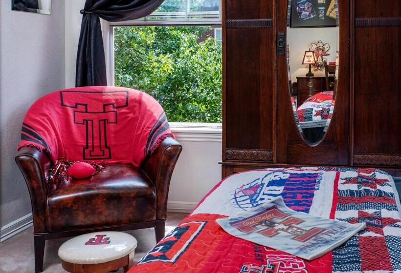 غرفة قياسية سرير كينج, Woodrow House Bed & Breakfast