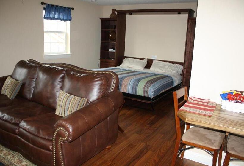 מיטת קינג בסוויטה, Woodrow House Bed & Breakfast