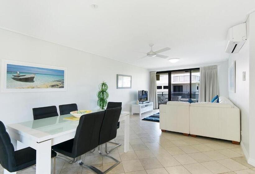 Апартаменты 3 Спальни Вид на Море, Clubb Coolum Beach Resort