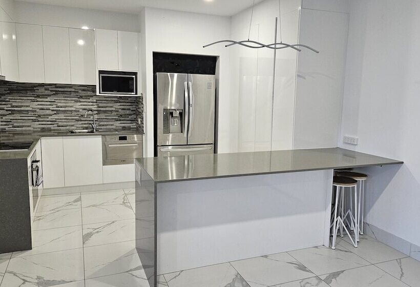 Апартаменты 2 Спальни Вид на Море, Clubb Coolum Beach Resort