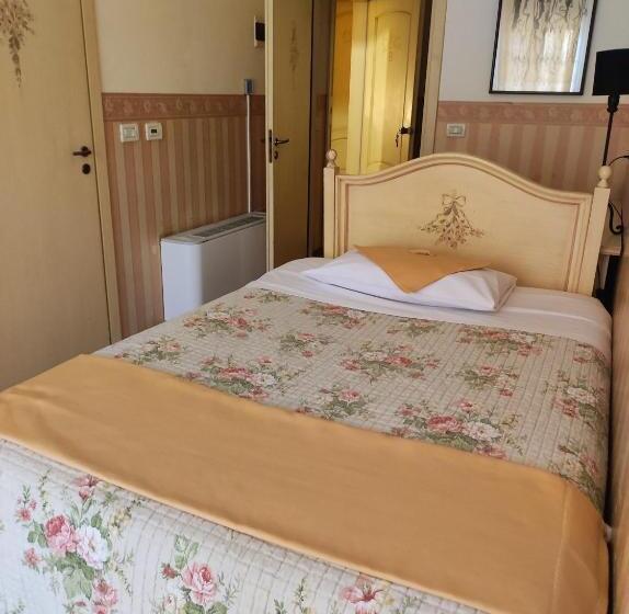 اتاق اکونومی, D'elite Room & Breakfast