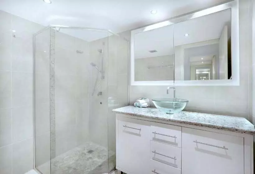 آپارتمان 3 خوابه با چشم‌انداز دریا, Genesis Apartments By Gold Coast Premium