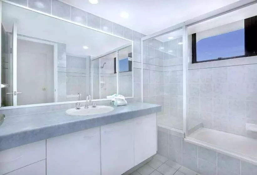 آپارتمان 3 خوابه با چشم‌انداز دریا, Genesis Apartments By Gold Coast Premium