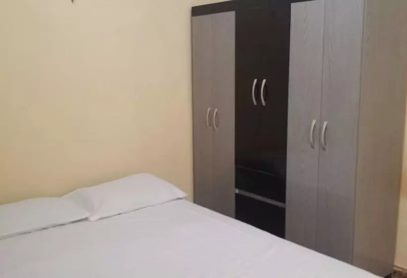 スタンダードルーム, Hostel For Us