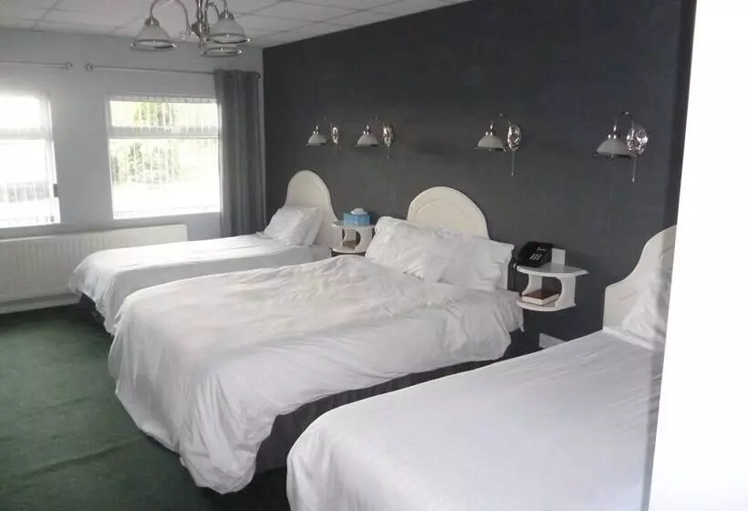 اتاق خانوادگی, 5 Corners Guest Inn
