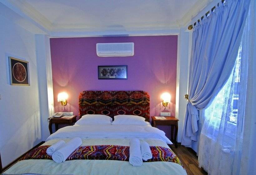 اتاق لوکس, Djem