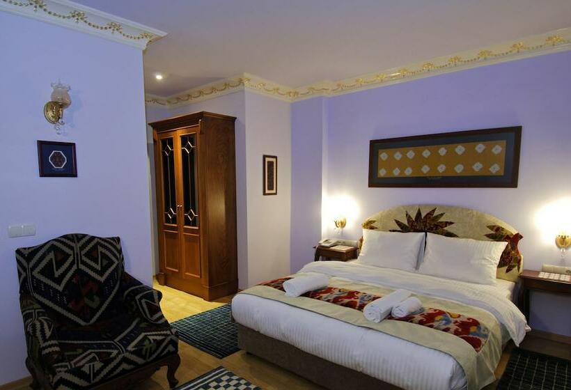 اتاق لوکس, Djem