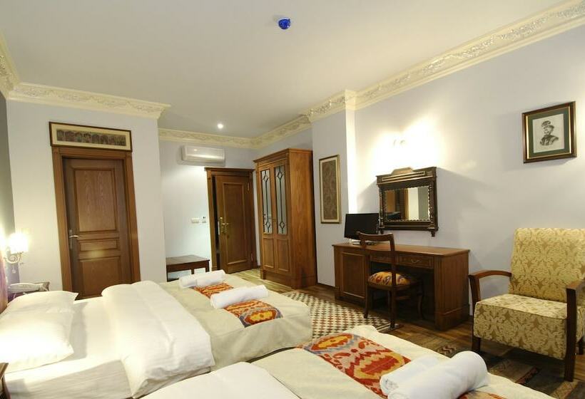 اتاق لوکس سه تخته, Djem