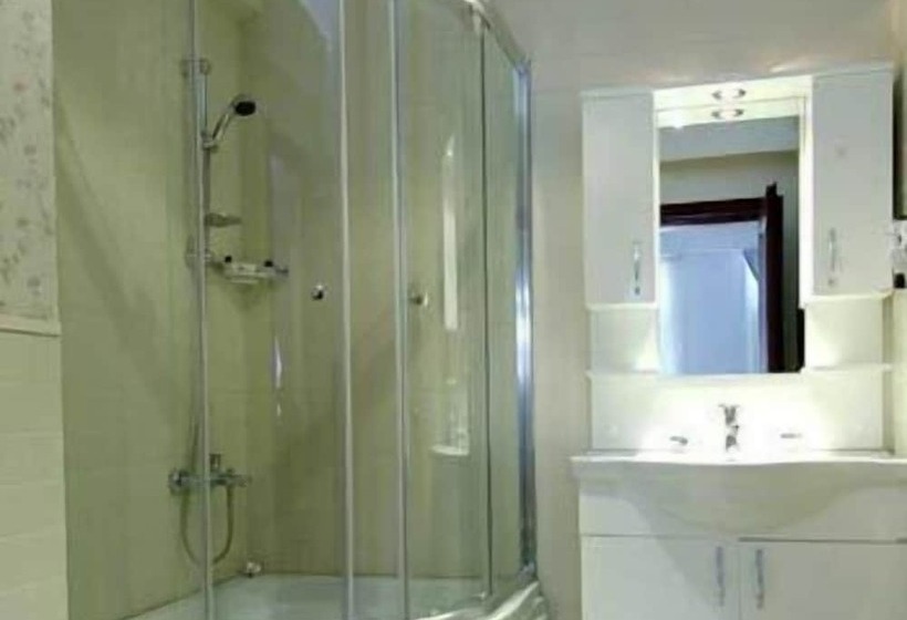 اتاق لوکس, Djem