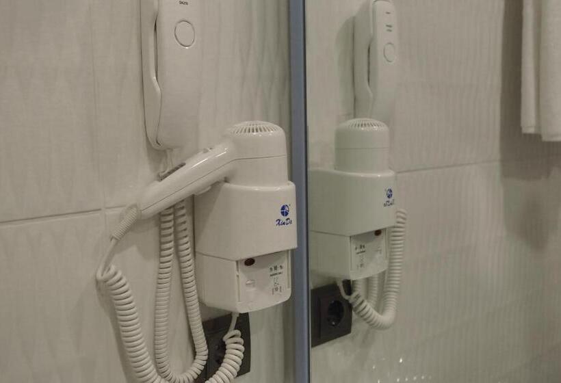 اتاق استاندارد یک نفره, Just Inn