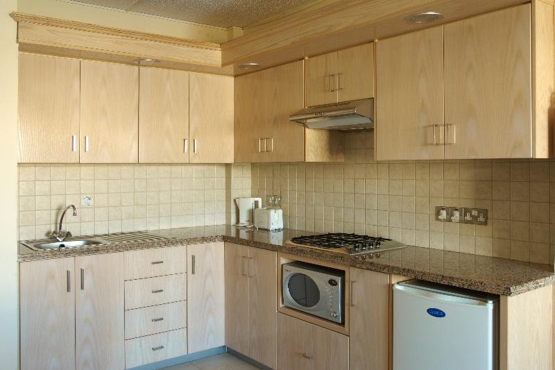 デラックスルーム, Mariat Sorong