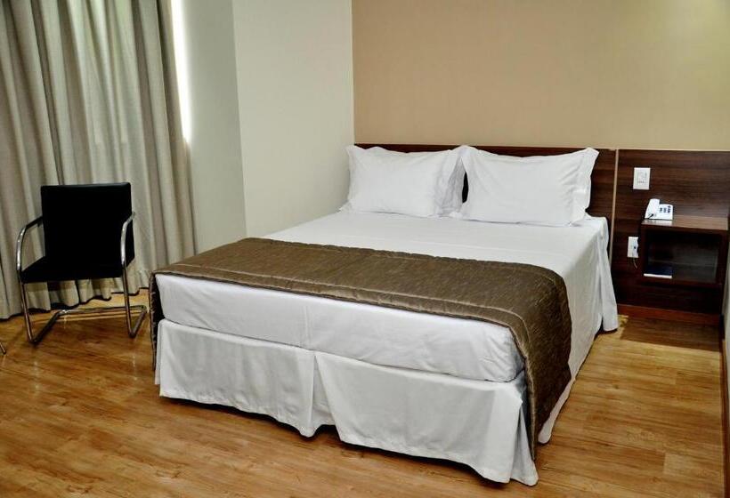 标准三人间, Mohave