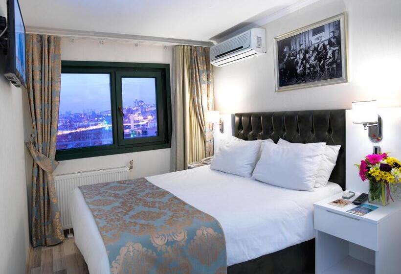 اتاق استاندارد سه نفره, Monarch Hotel Istanbul
