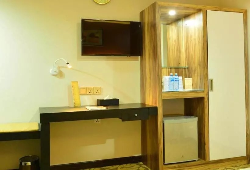 اتاق لوکس سه تخته, Pearl City