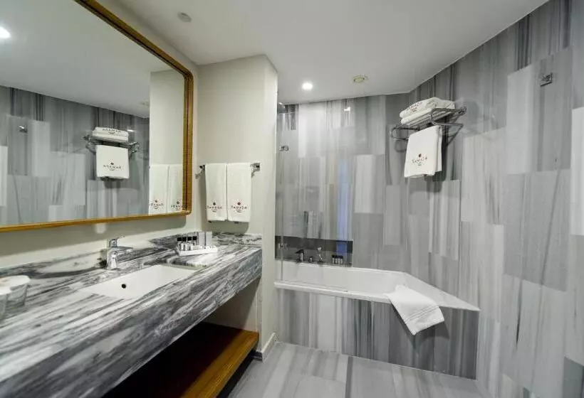مجموعه ویستا شهر, Ramada Plaza Hotel & Spa Trabzon