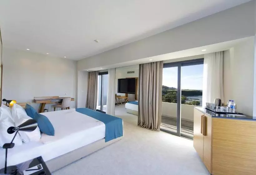 مجموعه ویستا شهر, Ramada Plaza Hotel & Spa Trabzon