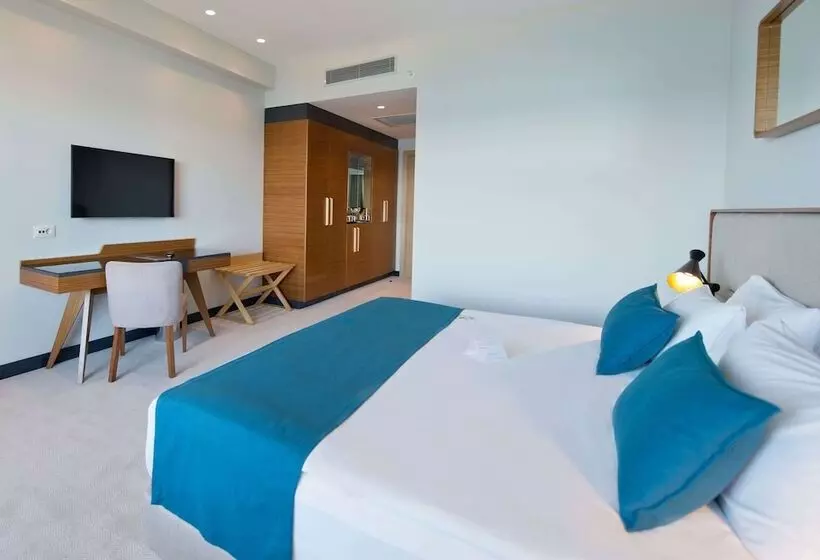 اتاق لوکس با چشم‌انداز شهر, Ramada Plaza Hotel & Spa Trabzon