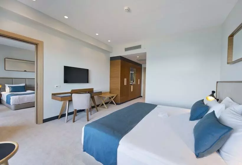 اتاق لوکس با چشم‌انداز شهر, Ramada Plaza Hotel & Spa Trabzon
