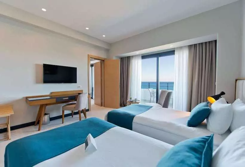 اتاق لوکس با چشم‌انداز شهر, Ramada Plaza Hotel & Spa Trabzon