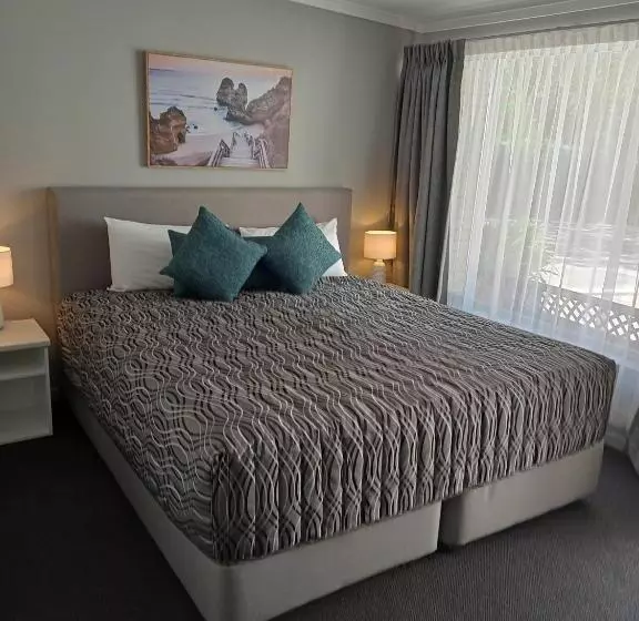 キングサイズベッドのデラックススイート, Solomon Inn Motel Figtree