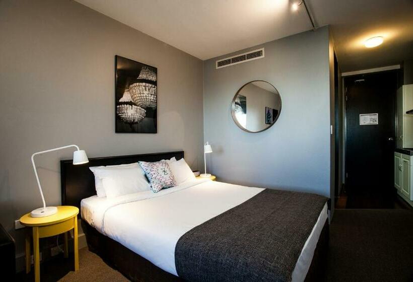 استودیوی استاندارد, Ridge Apartment