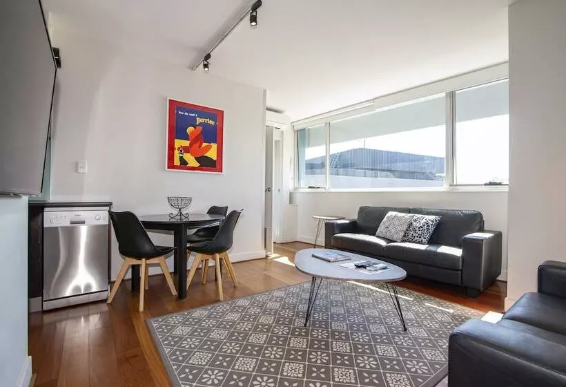 ２ベッドルームアパートメント, Ridge Apartment
