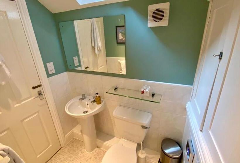 اتاق استاندارد, Tate House