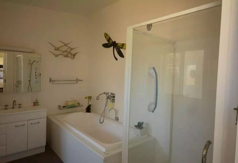 ２ベッドルームハウス, Emaroo Cottages Broken Hill