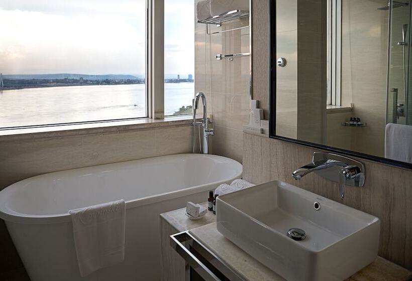 اتاق لوکس, Fleuve Congo Hotel By Blazon Hotels