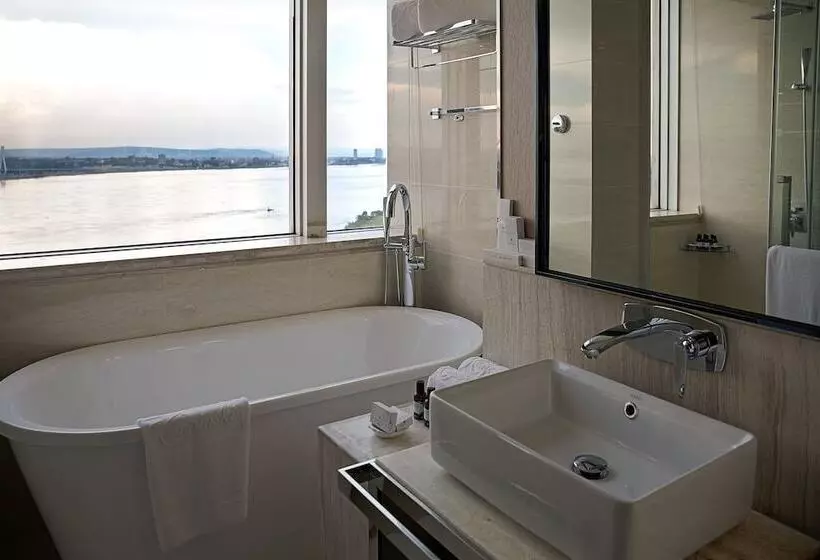 اتاق لوکس, Fleuve Congo Hotel By Blazon Hotels