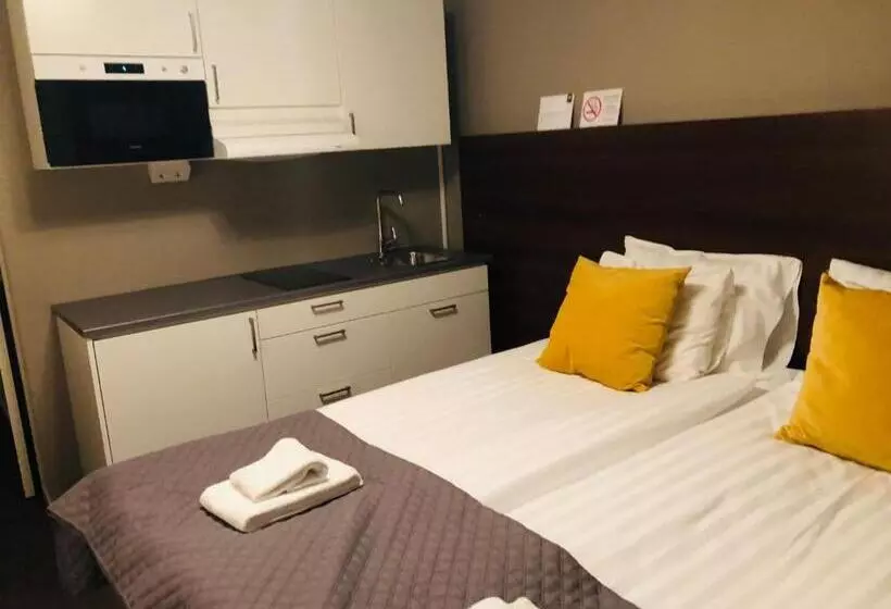スーペリアスタジオ, First Hotel Solna