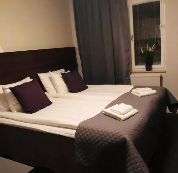 スーペリアスタジオ, First Hotel Solna