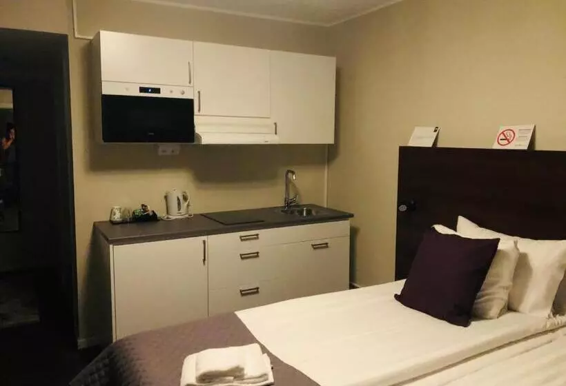 スーペリアスタジオ, First Hotel Solna