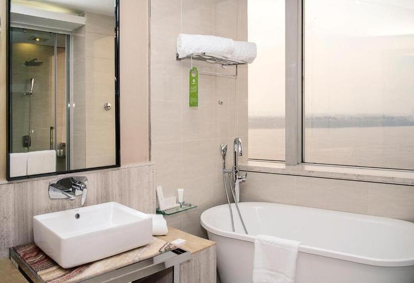 اتاق لوکس, Fleuve Congo Hotel By Blazon Hotels