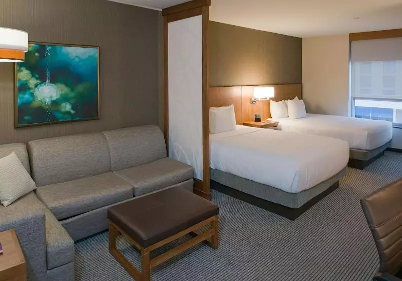 身障者適用クイーンサイズベッドルーム, Hyatt Place Bloomington / Normal