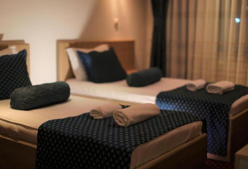 اتاق لوکس, Pejton