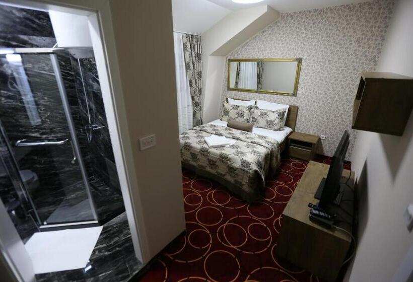 اتاق سوپریور یک تخته, Pejton