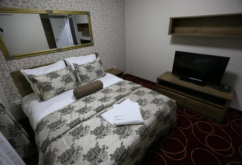 اتاق سوپریور یک تخته, Pejton