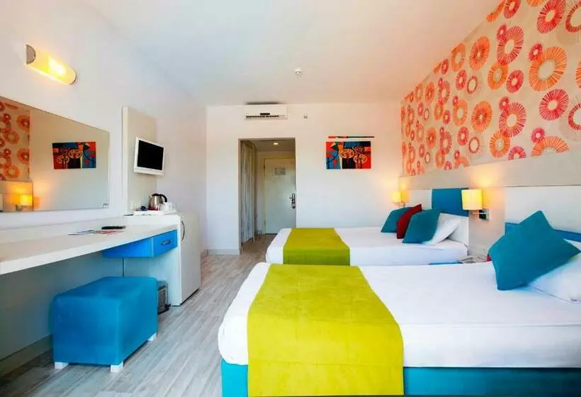 Camera Standard, Ramada Resort Side